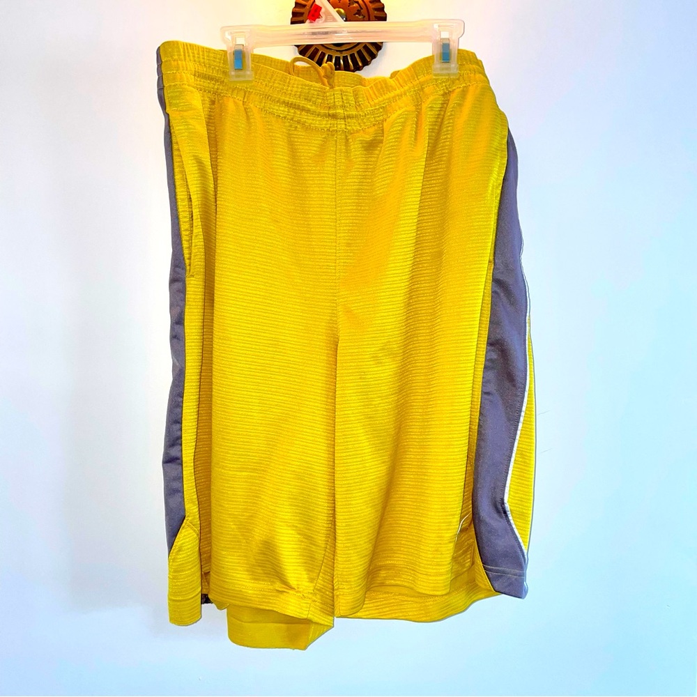 Nike Better World Gold Yellow Basketball Shorts Size M